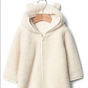 NWOT Baby Gap Bunting Size 6-12 months